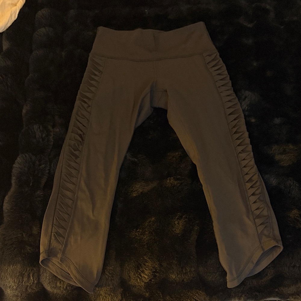 Lululemon leggings size 6